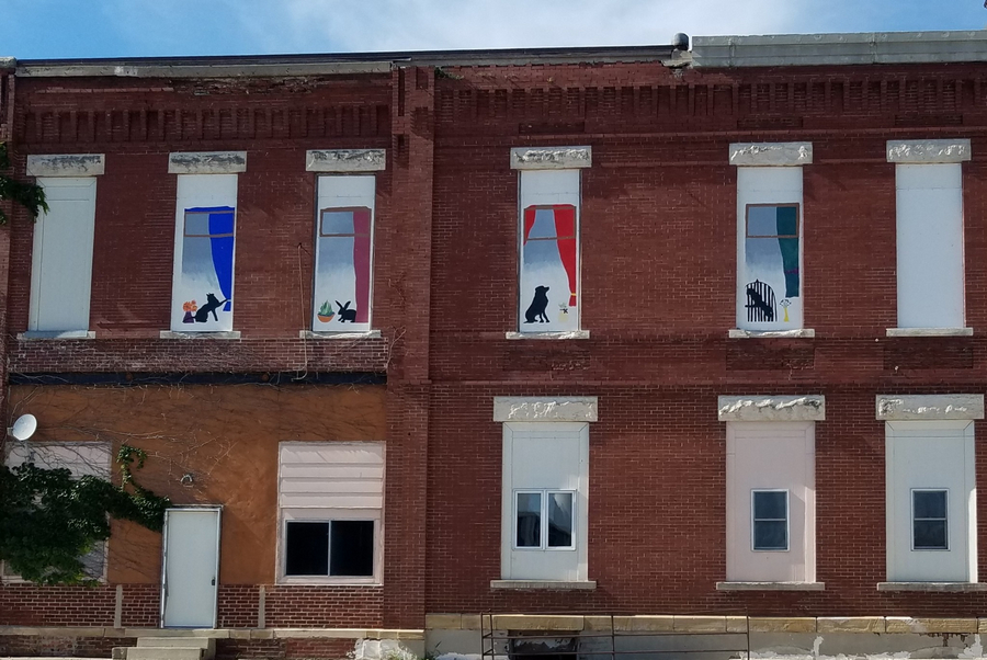Picture of the building in Ellsworth, Iowa which has murals